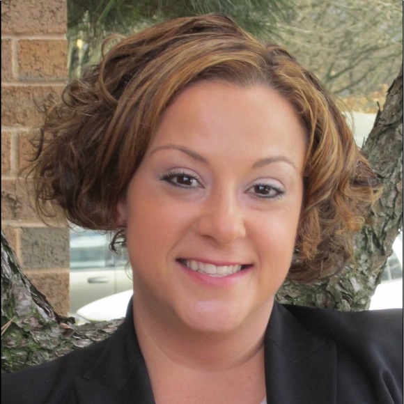 Meet your Posher, Angie - Picture 2 of 2